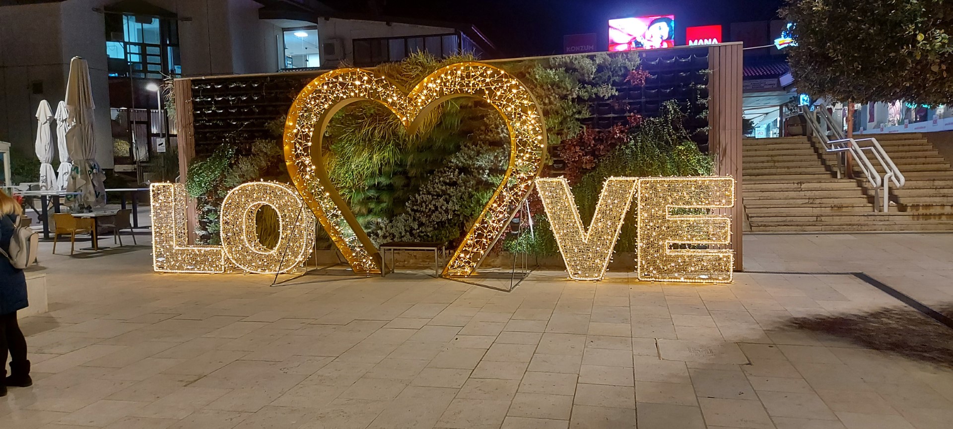 Ususret Valentinovu. Foto stih: 